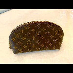 Authentic vintage Louis Vuitton cosmetic pouch GM.